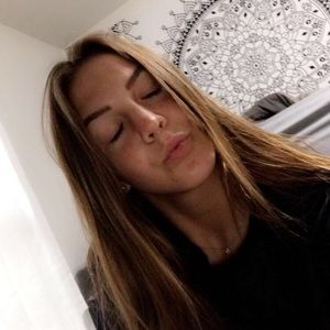 Meet your Posher, Karlee